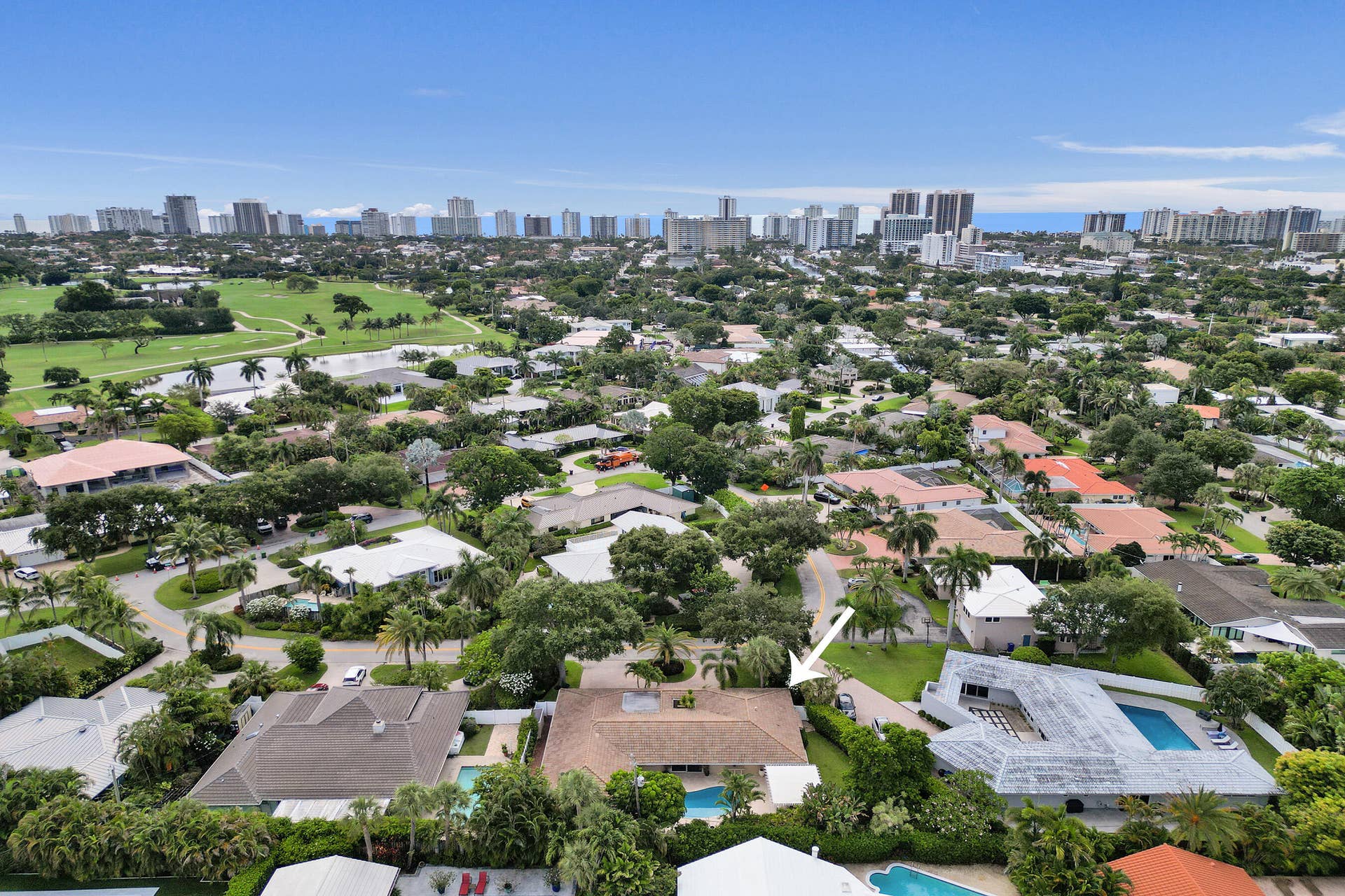 11 Tam O'shanter Lane, Fort Lauderdale, FL 33308 Located near the beaches, parks, restaurants and Coral Ridge Country Club