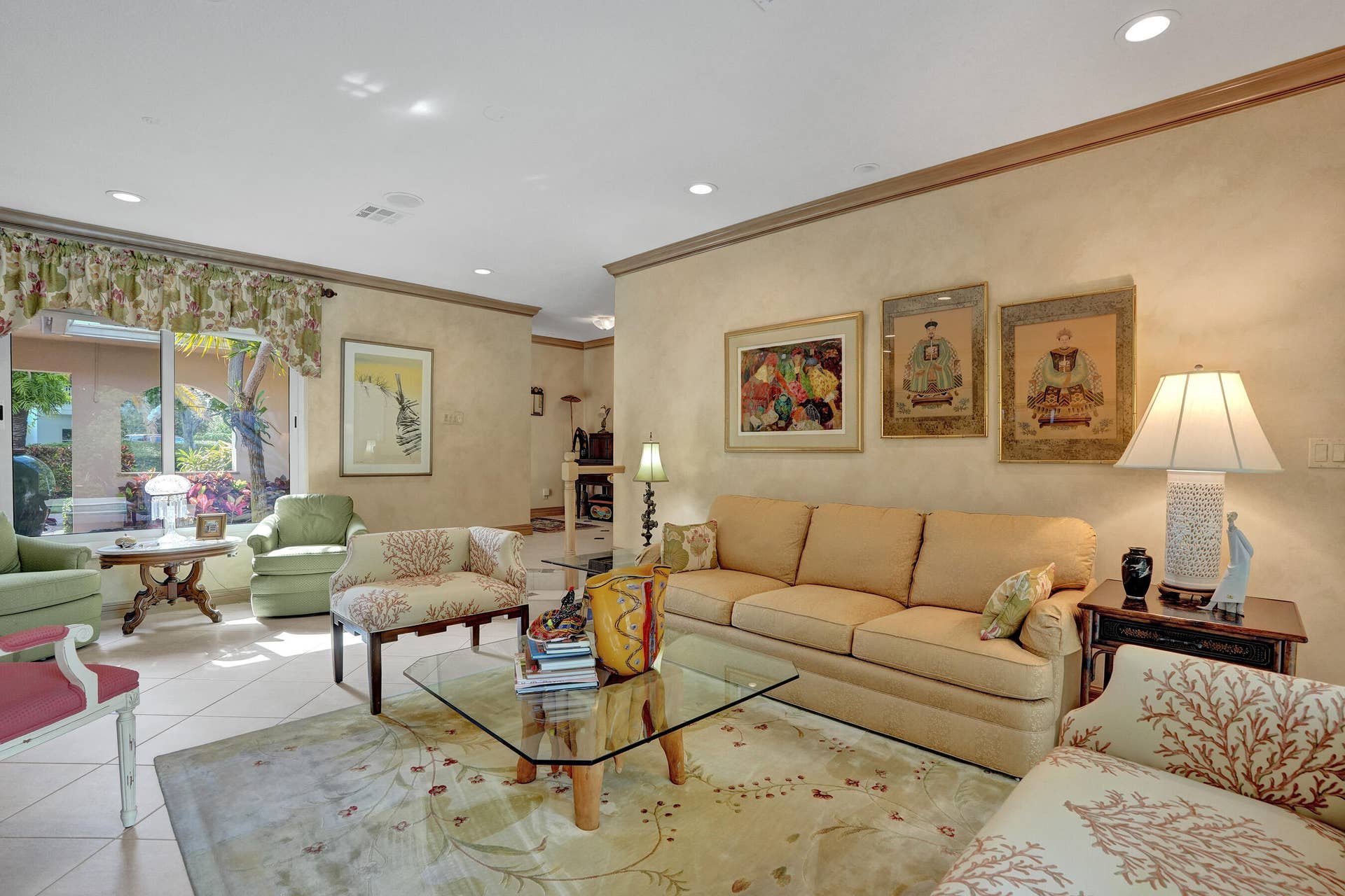 11 Tam O'shanter Lane, Fort Lauderdale, FL 33308 Living room looking toward the front of the home.