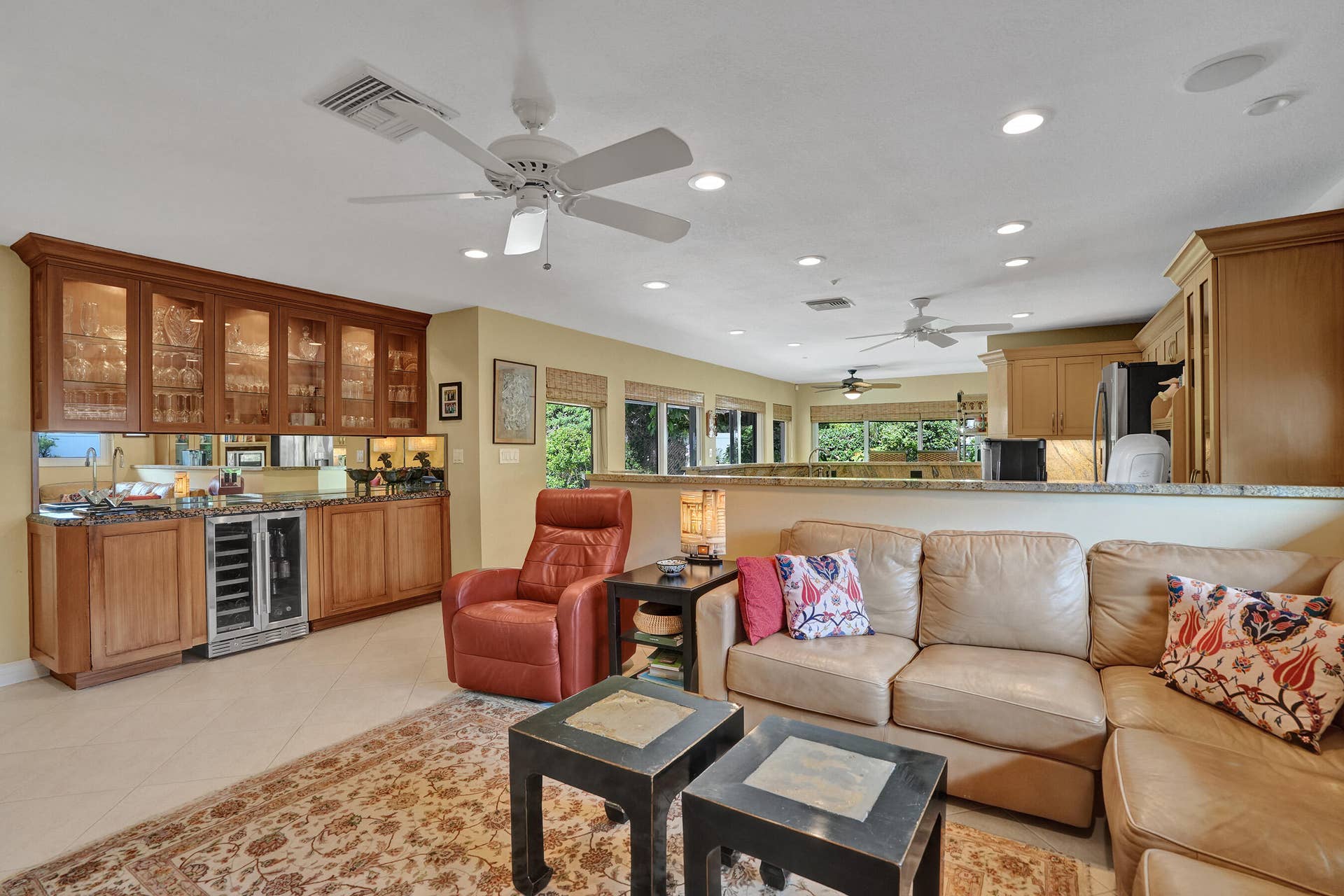 11 Tam O'shanter Lane, Fort Lauderdale, FL 33308 Family room