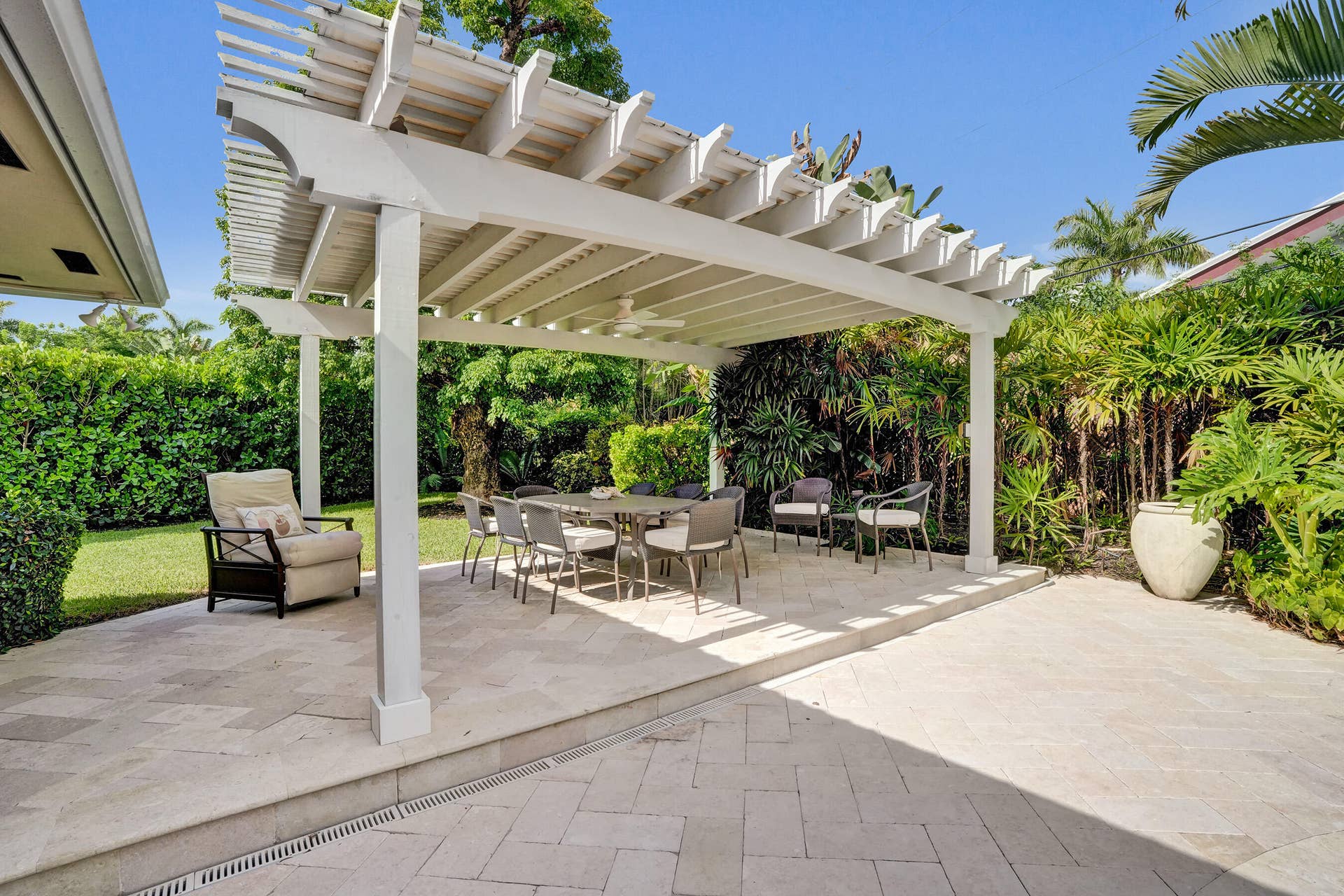 11 Tam O'shanter Lane, Fort Lauderdale, FL 33308 Backyard Pergola