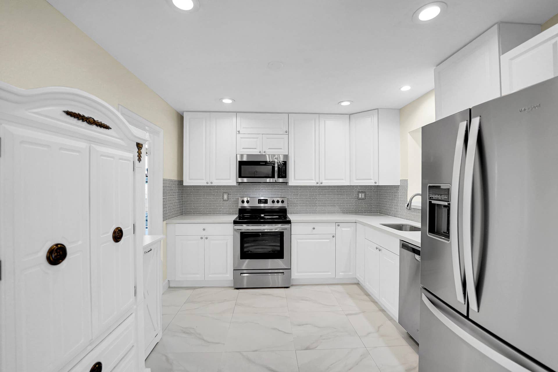707 N 32nd Avenue, Hollywood, FL 33021 DSC03413