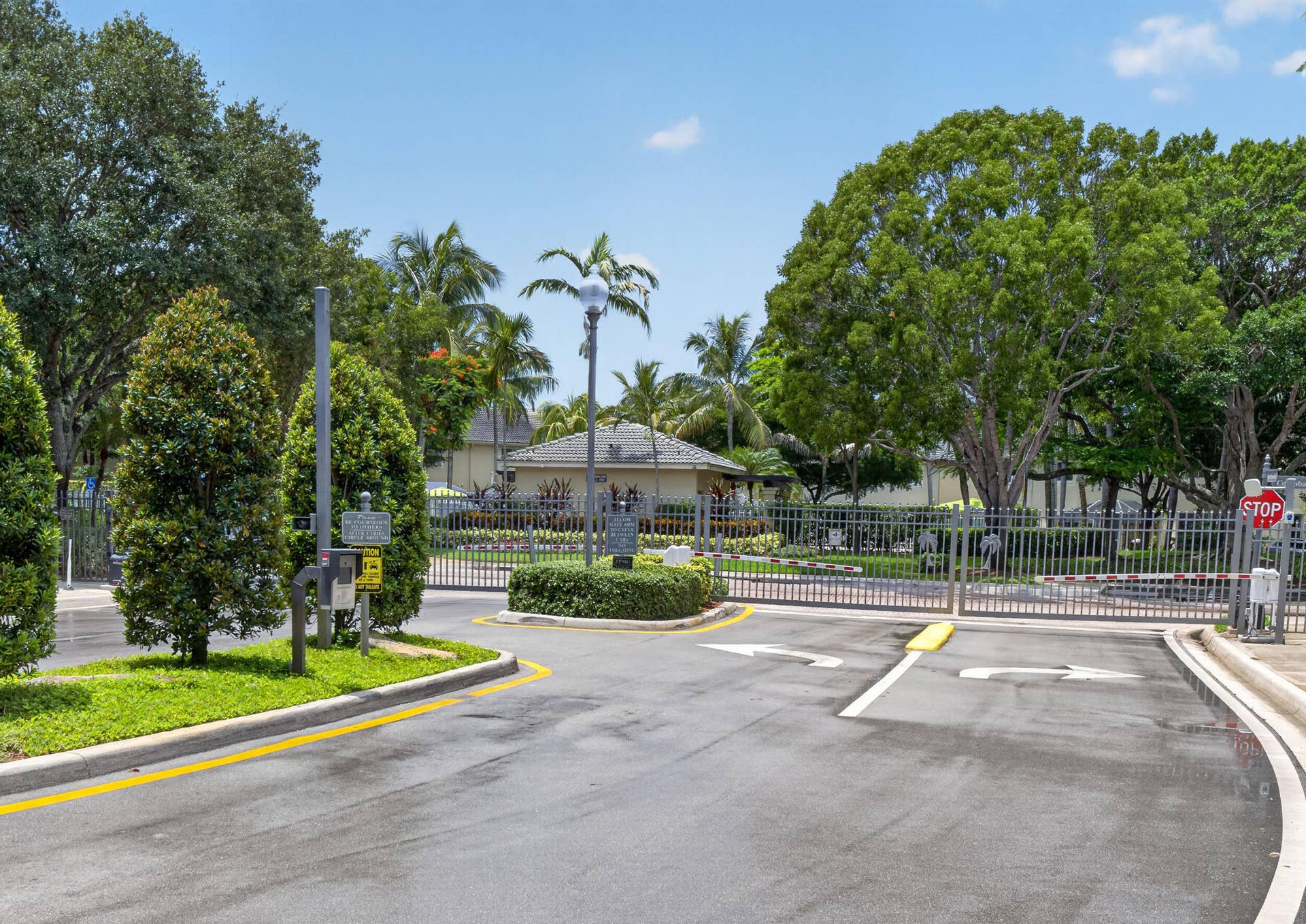 2391 Pasadena Way, Weston, FL 33327 2391-43