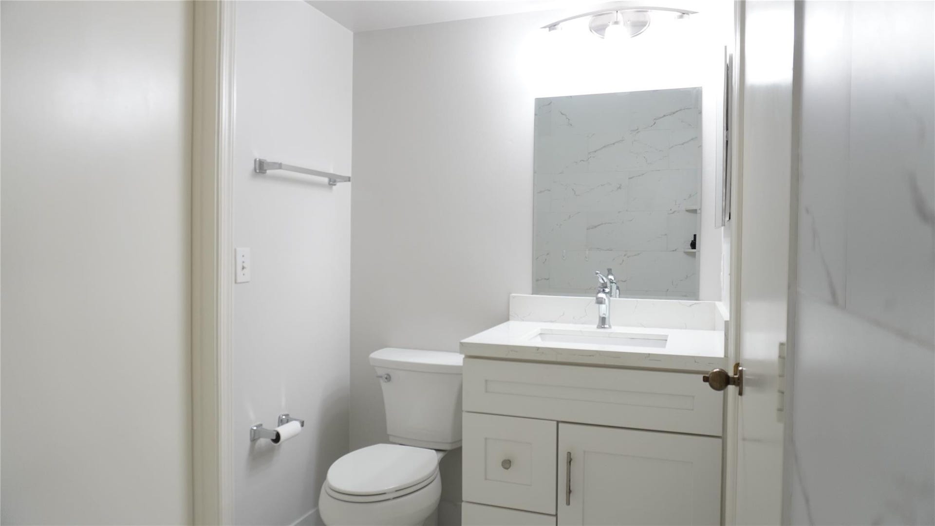 3730 San Simeon Circle, Weston, Weston, FL 33331 2nd floor, shared bathroom