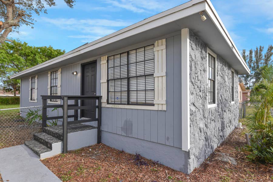 Property photo for 237 SW 11th Avenue, Delray Beach, FL