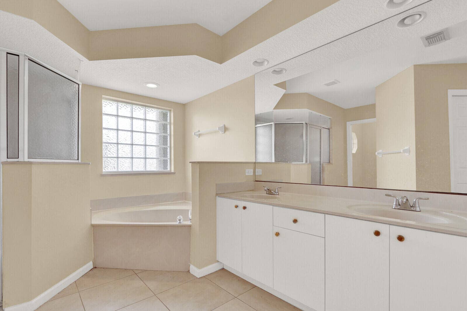 2826 SW Ann Arbor Road, Port St Lucie, FL 34953 Primary Bathroom