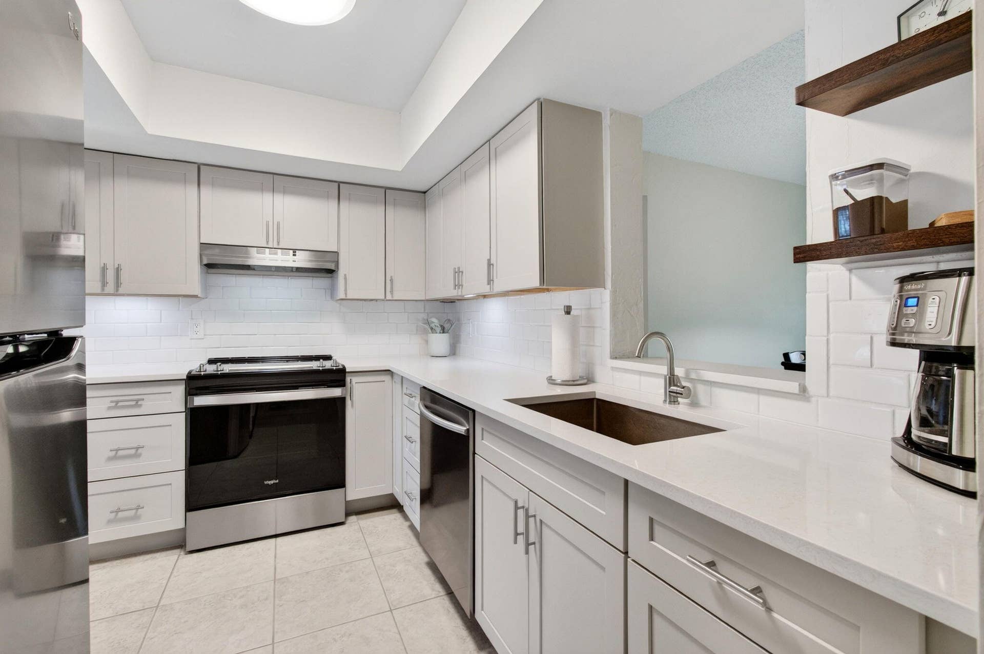 6600 S Oriole Boulevard, Delray Beach, FL 33446 Stainless Appliances