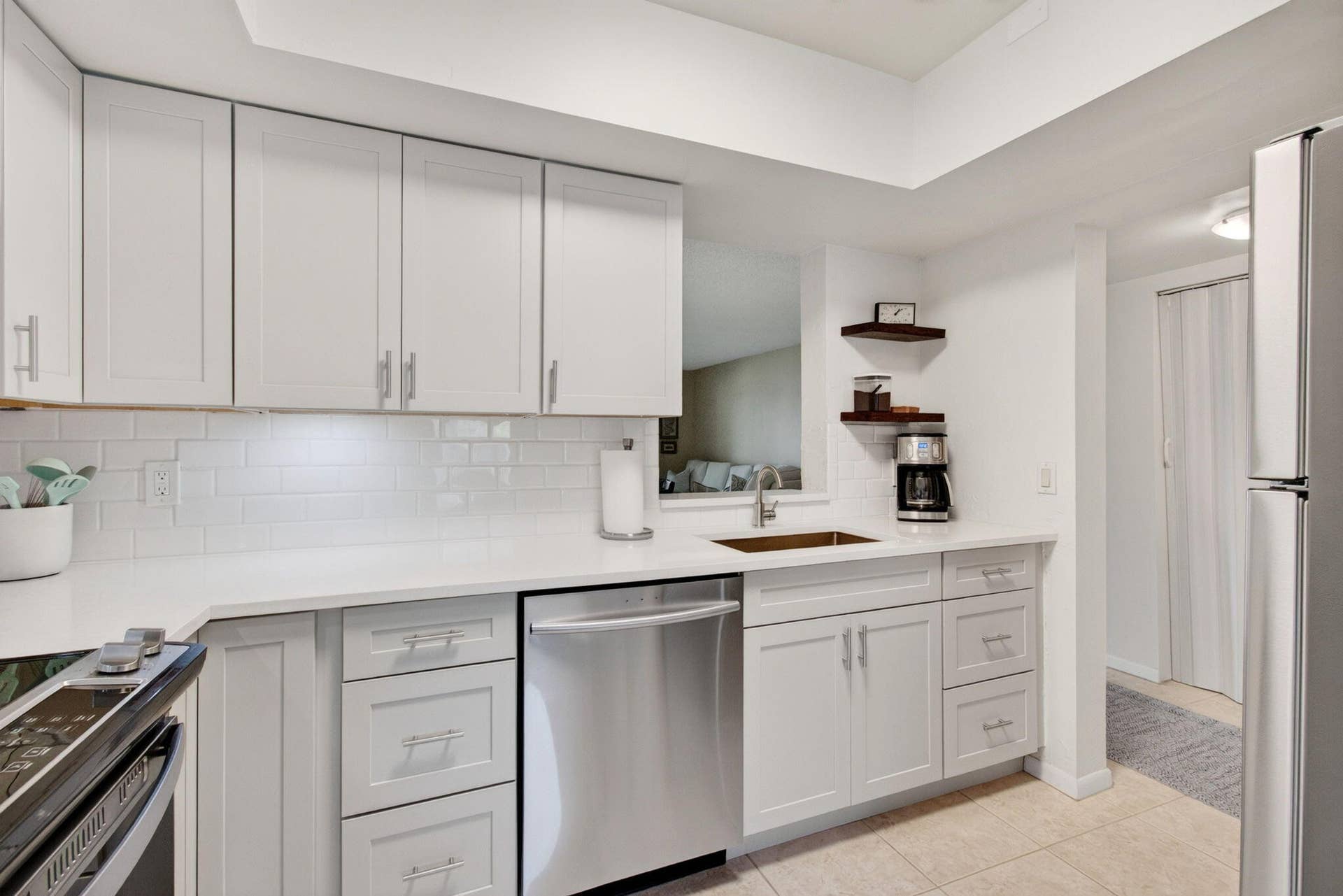 6600 S Oriole Boulevard, Delray Beach, FL 33446 Kitchen