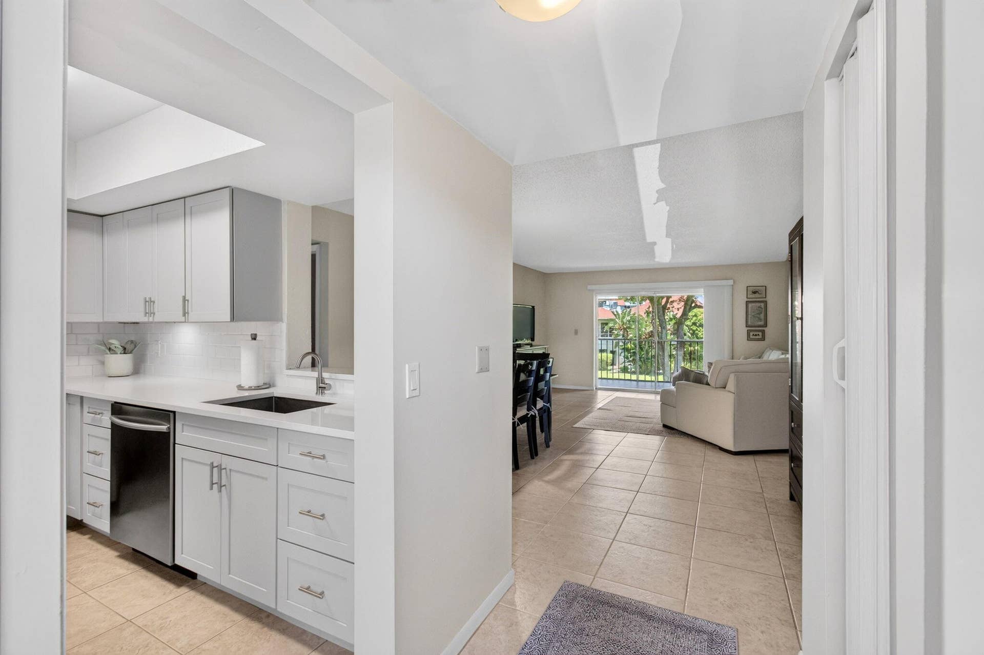 6600 S Oriole Boulevard, Delray Beach, FL 33446 Kitchen