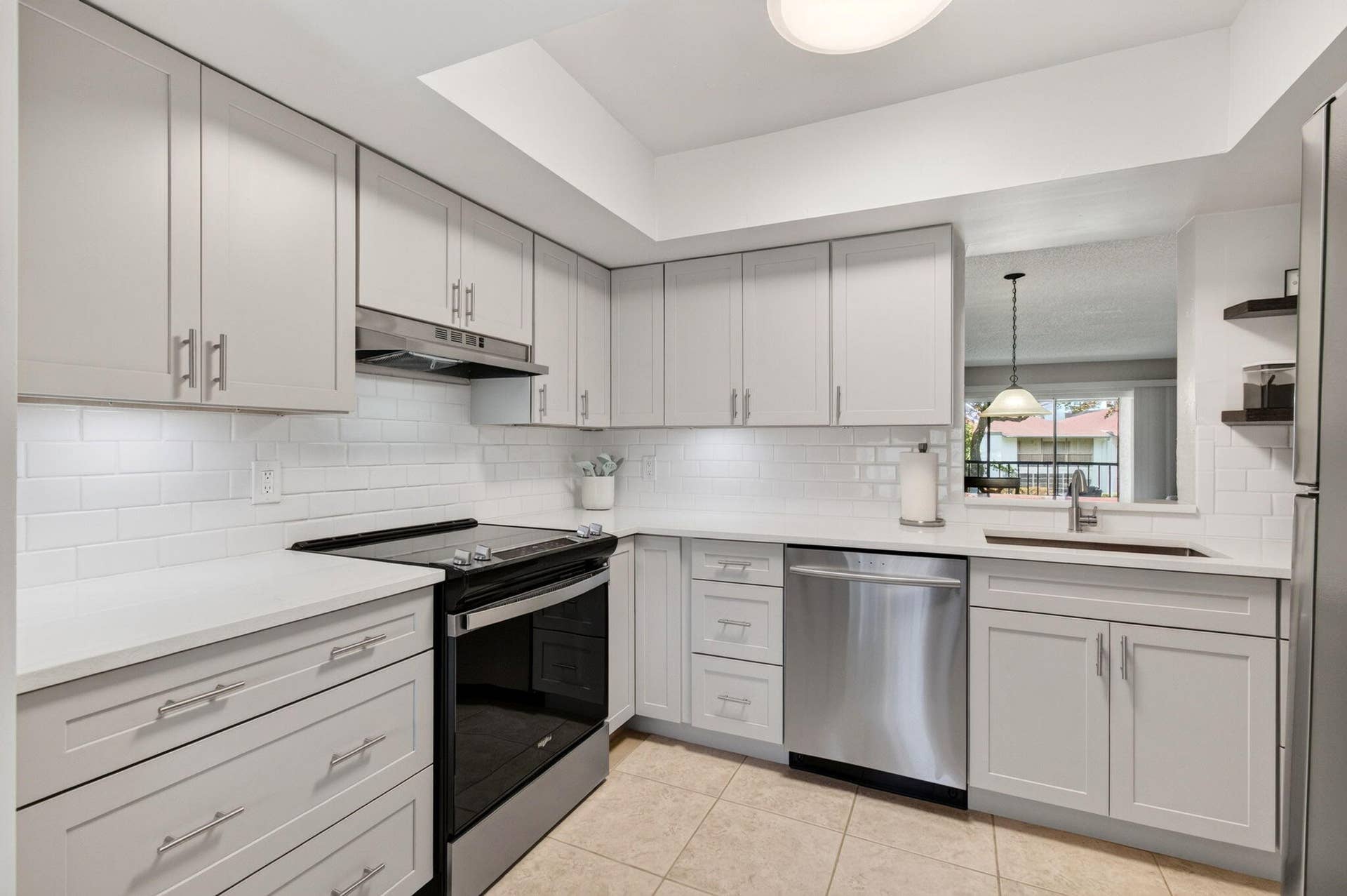 6600 S Oriole Boulevard, Delray Beach, FL 33446 Kitchen