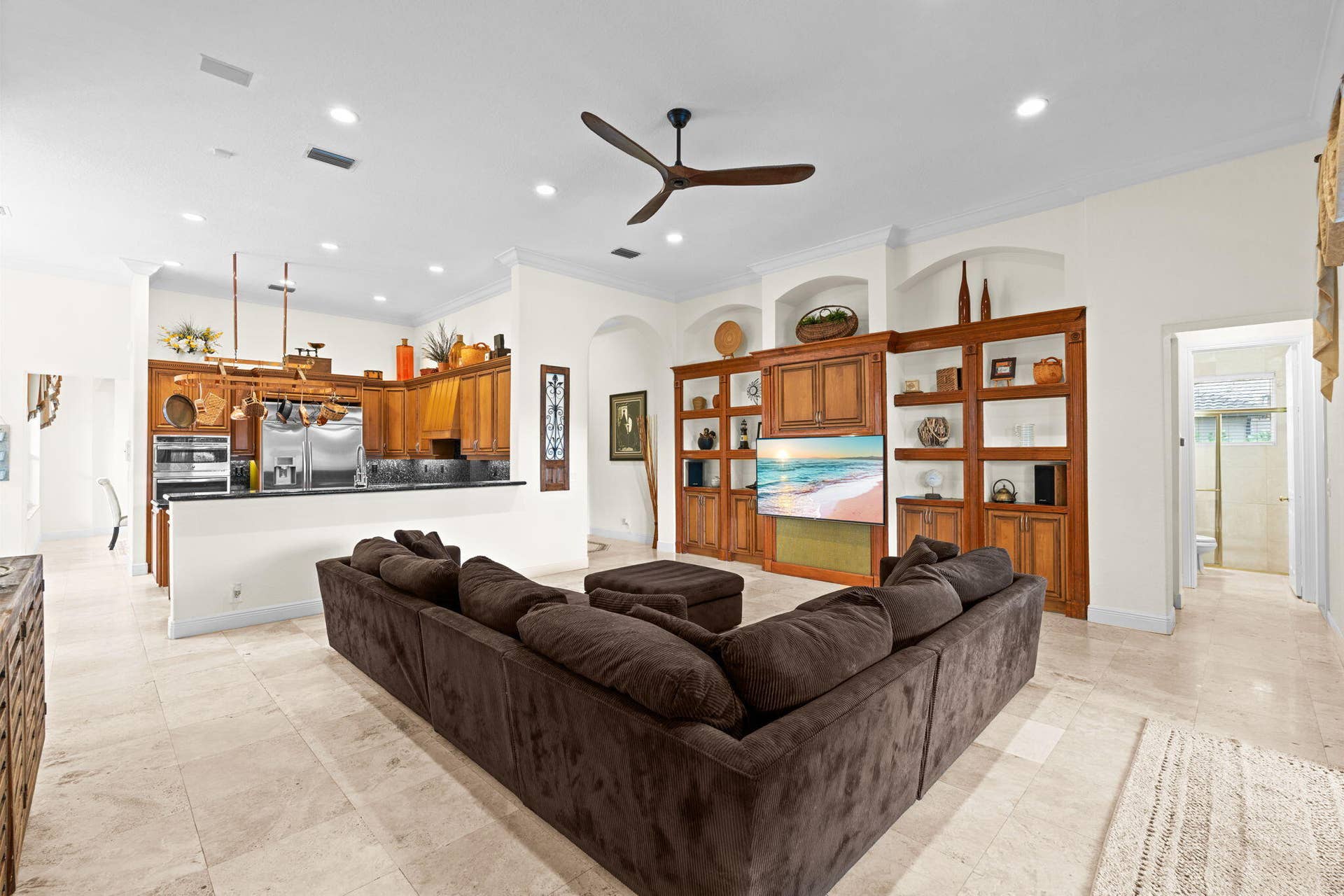 3263 SW 138th Way, Davie, FL 33330 21-web-or-mls-A7400387