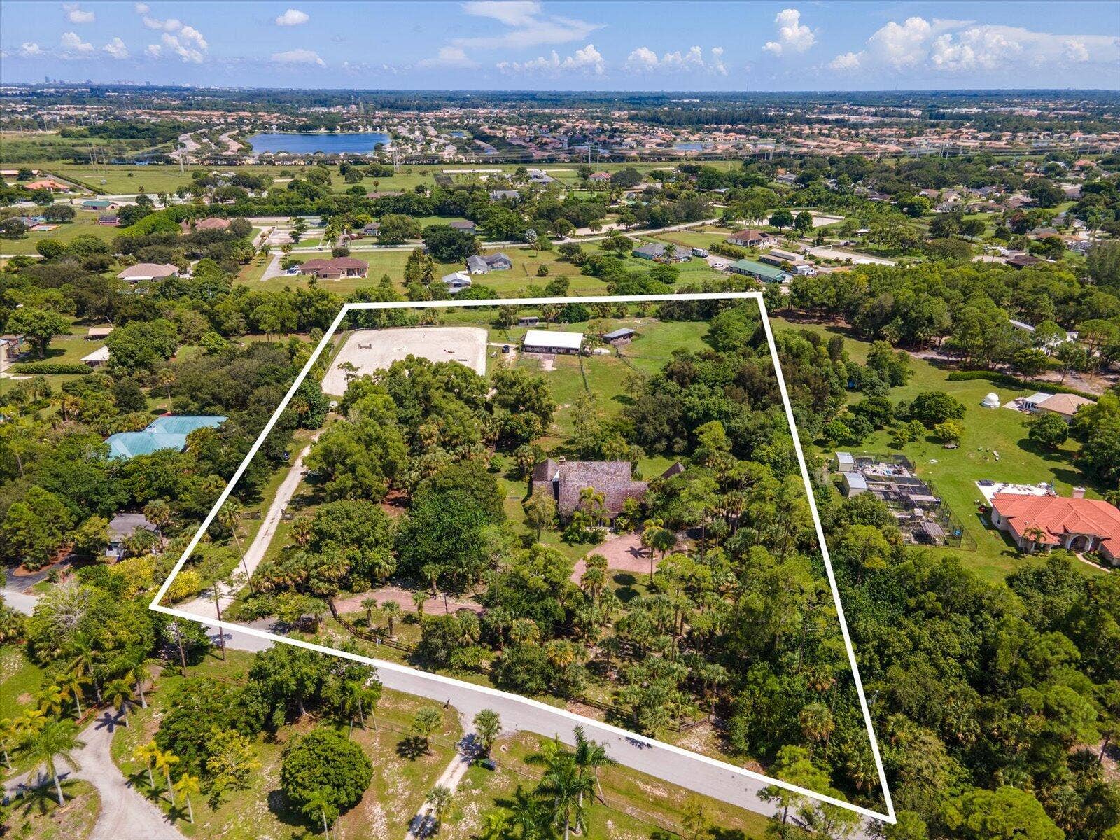 790 E Rambling Dr Aeria Outlined