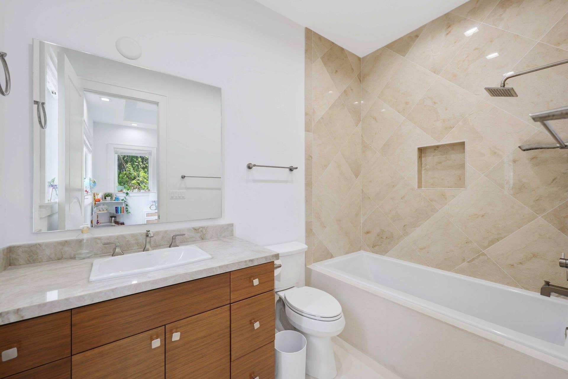 1313 Seabreeze Boulevard, Fort Lauderdale, FL 33316 12 Sylvan Lane - 108.jpg-SMALL