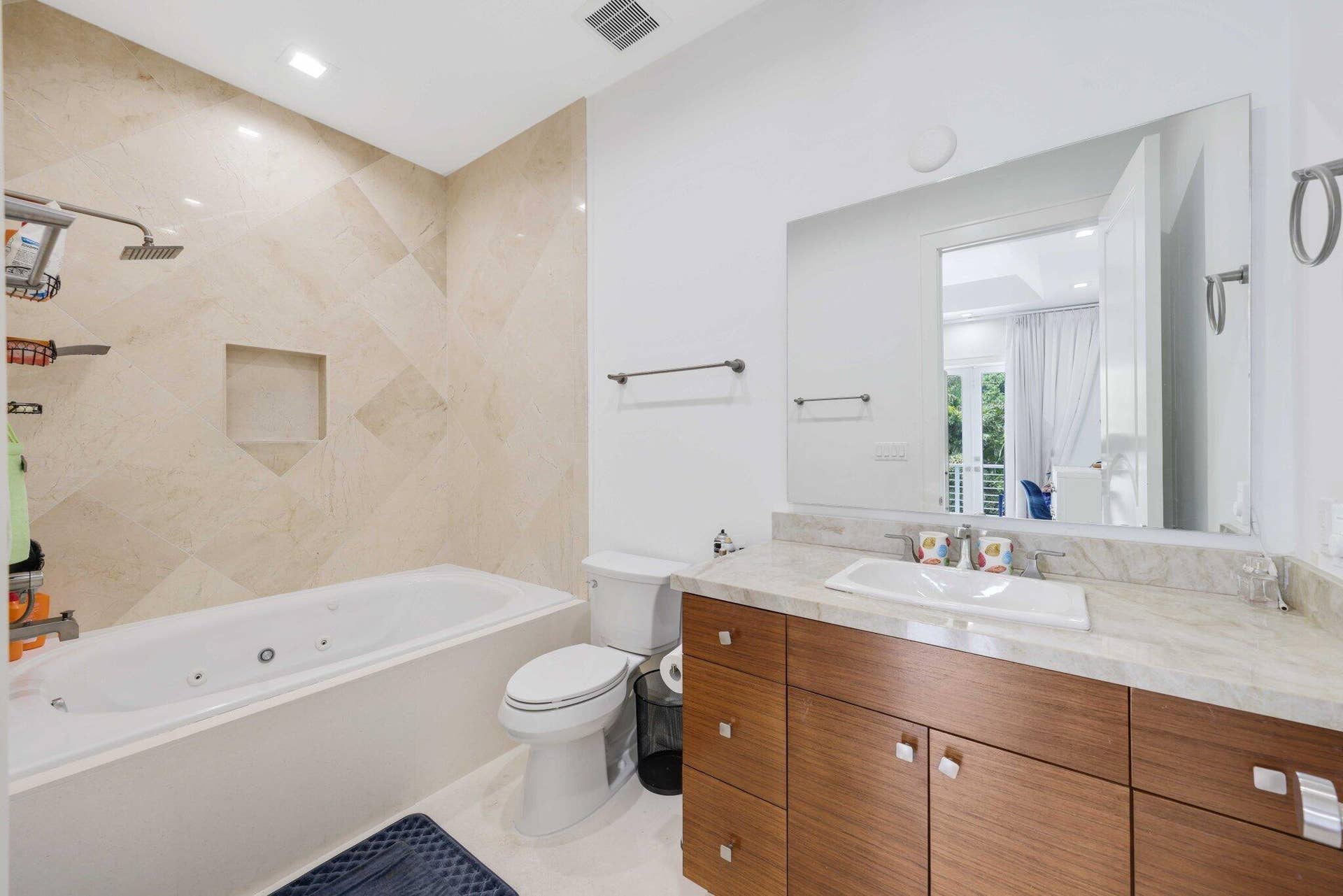 1313 Seabreeze Boulevard, Fort Lauderdale, FL 33316 12 Sylvan Lane - 102.jpg-SMALL