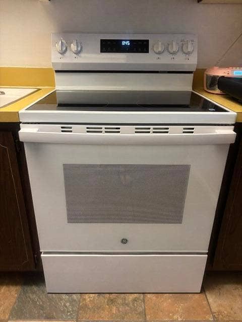 342 Southwind Drive, #223, North Palm Beach, FL 33408 Stove