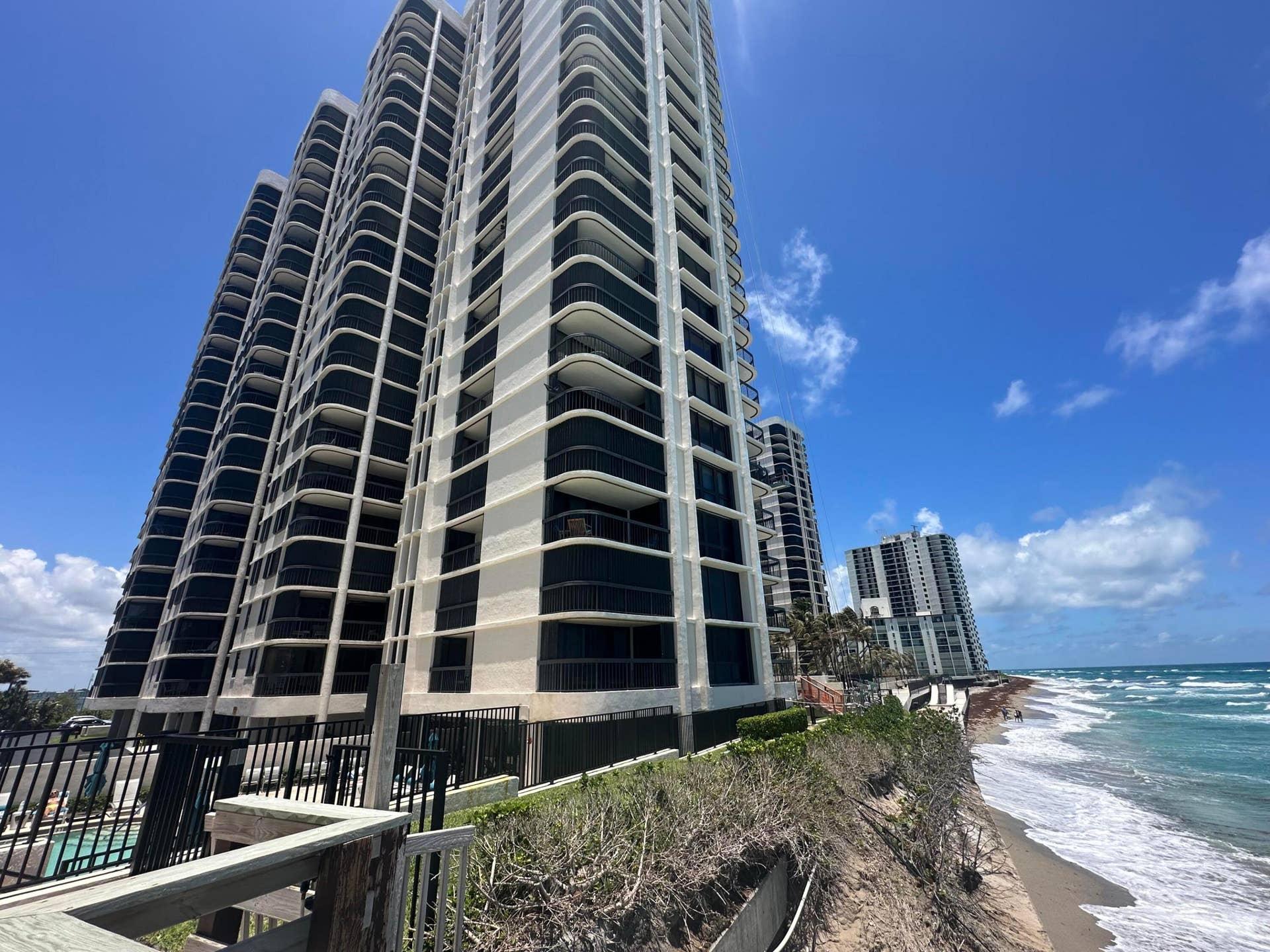 5380 N Ocean Drive, #4e, Singer Island, FL 33404 IMG_5575