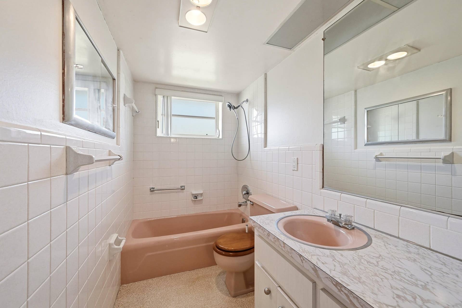2160 NE 36th Street, #37, Lighthouse Point, FL 33064 Second Bathroom