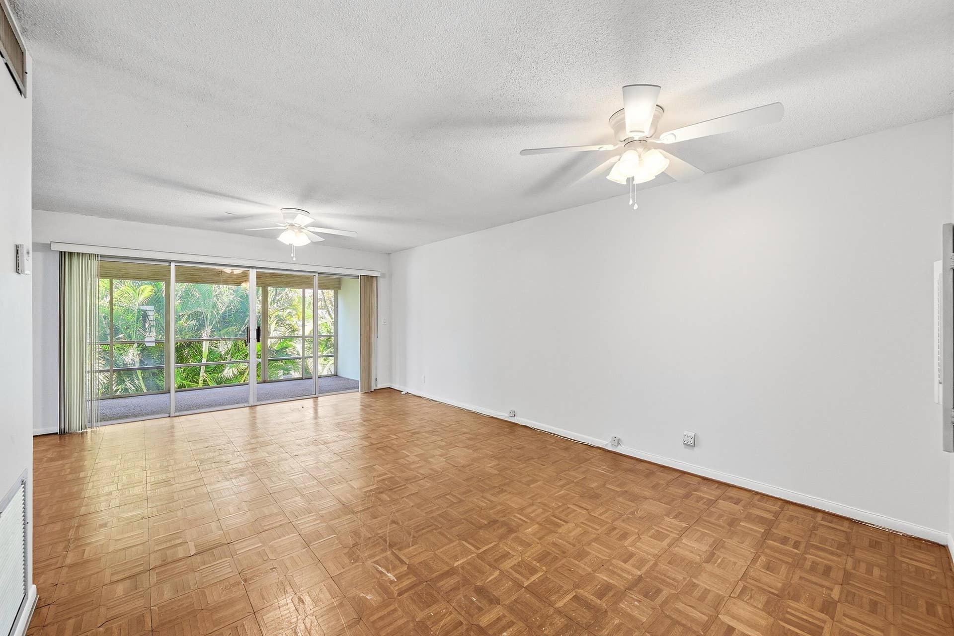 2160 NE 36th Street, #37, Lighthouse Point, FL 33064 Living/Dining