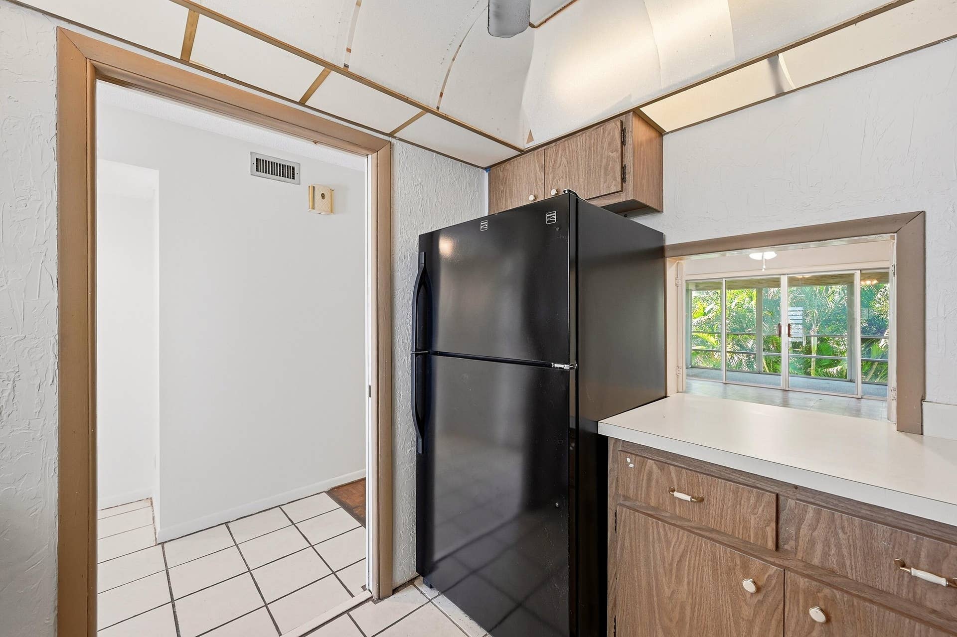 2160 NE 36th Street, #37, Lighthouse Point, FL 33064 Kitchen