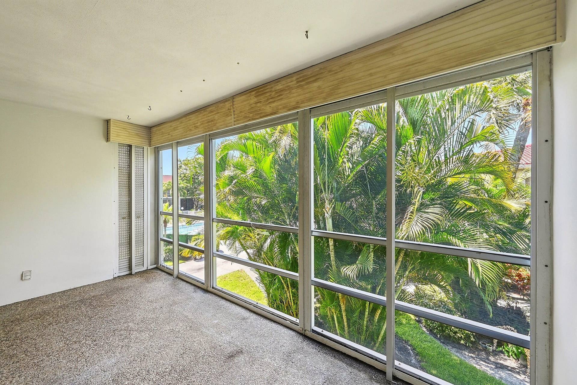 2160 NE 36th Street, #37, Lighthouse Point, FL 33064 Porch