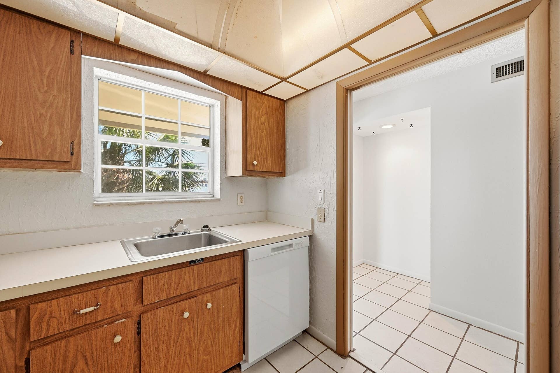 2160 NE 36th Street, #37, Lighthouse Point, FL 33064 Kitchen