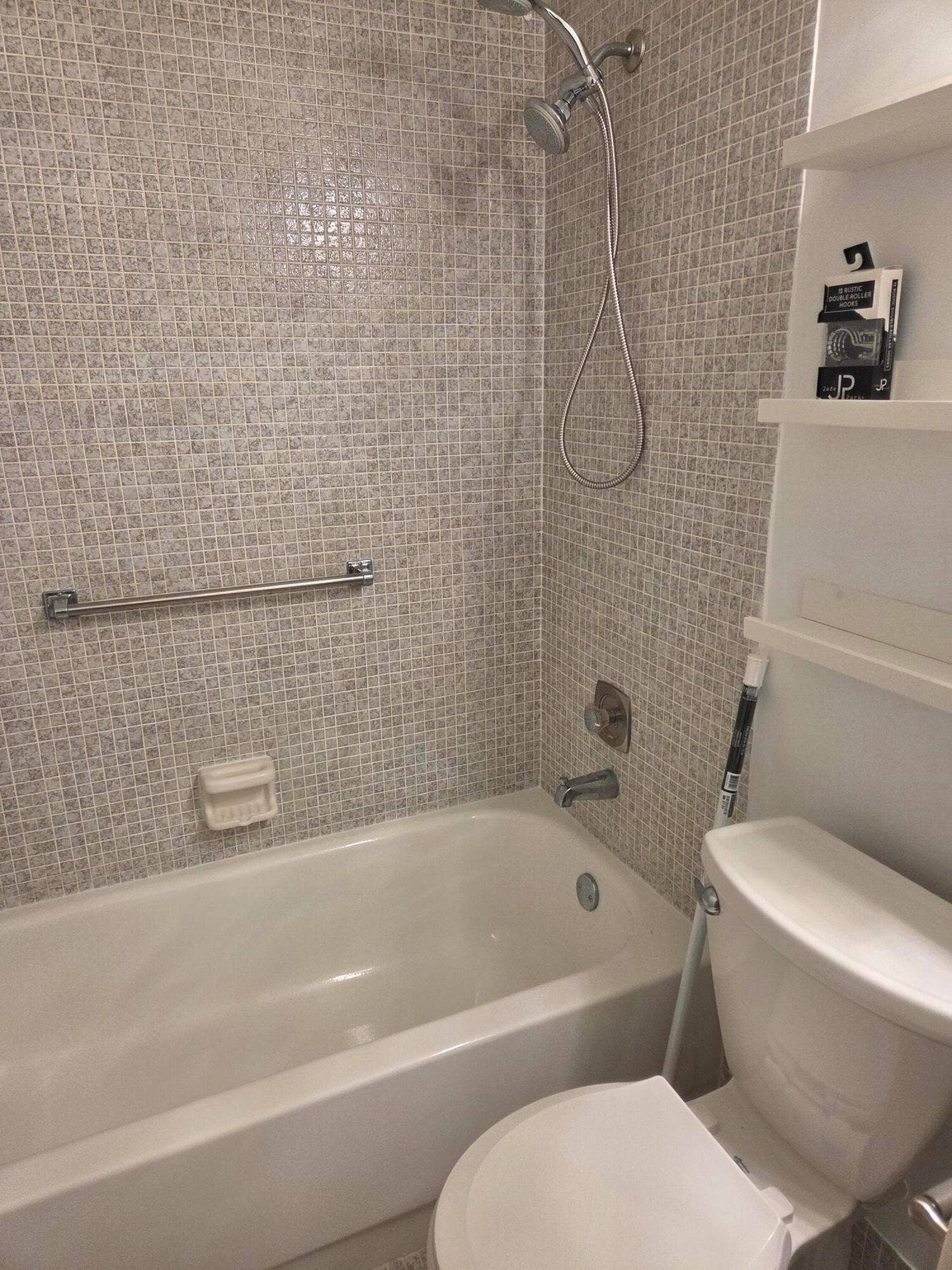 194 Newport L Drive, #194, Deerfield Beach, FL 33442 master tub