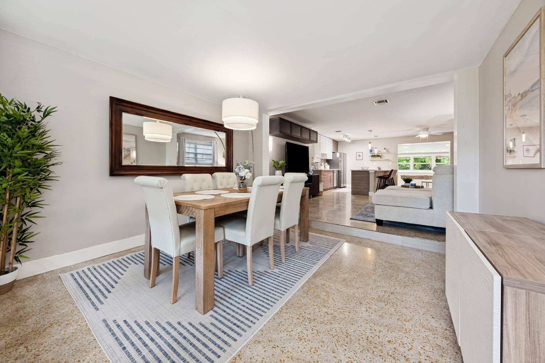 2507 NW 8th Avenue, Wilton Manors, FL 33311 Dining area
