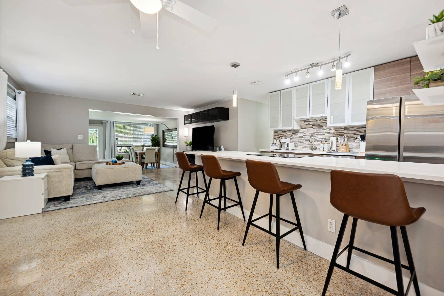 2507 NW 8th Avenue, Wilton Manors, FL 33311 Kitchen