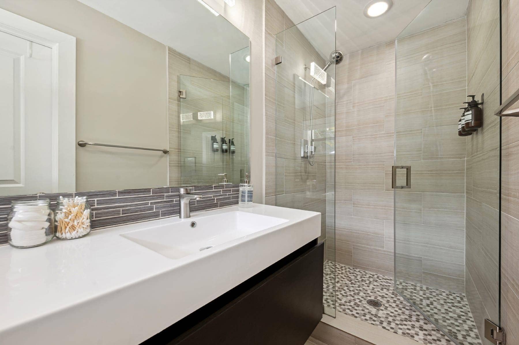 2507 NW 8th Avenue, Wilton Manors, FL 33311 Master Bathroom