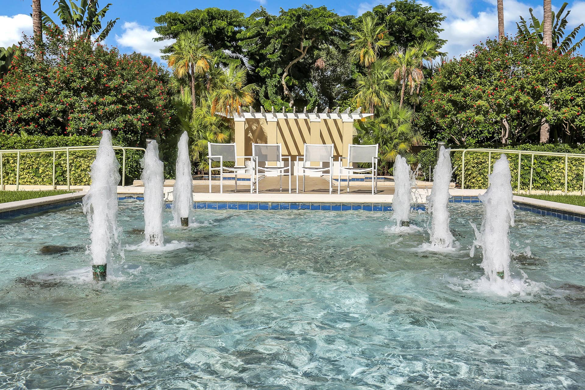 610 Clematis Street, #538, West Palm Beach, FL 33401 Fountain near pool