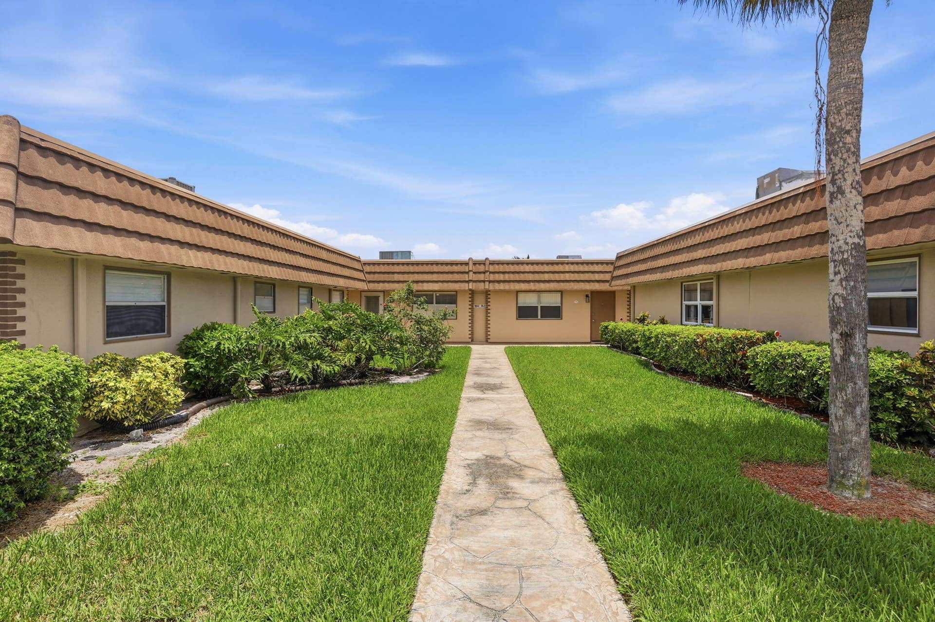 164 Seville G, Delray Beach, FL 33446 1-web-or-mls-0E2A3192