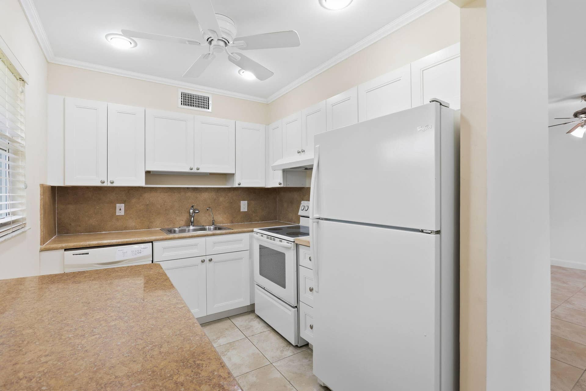 164 Seville G, Delray Beach, FL 33446 9-web-or-mls-0E2A3216