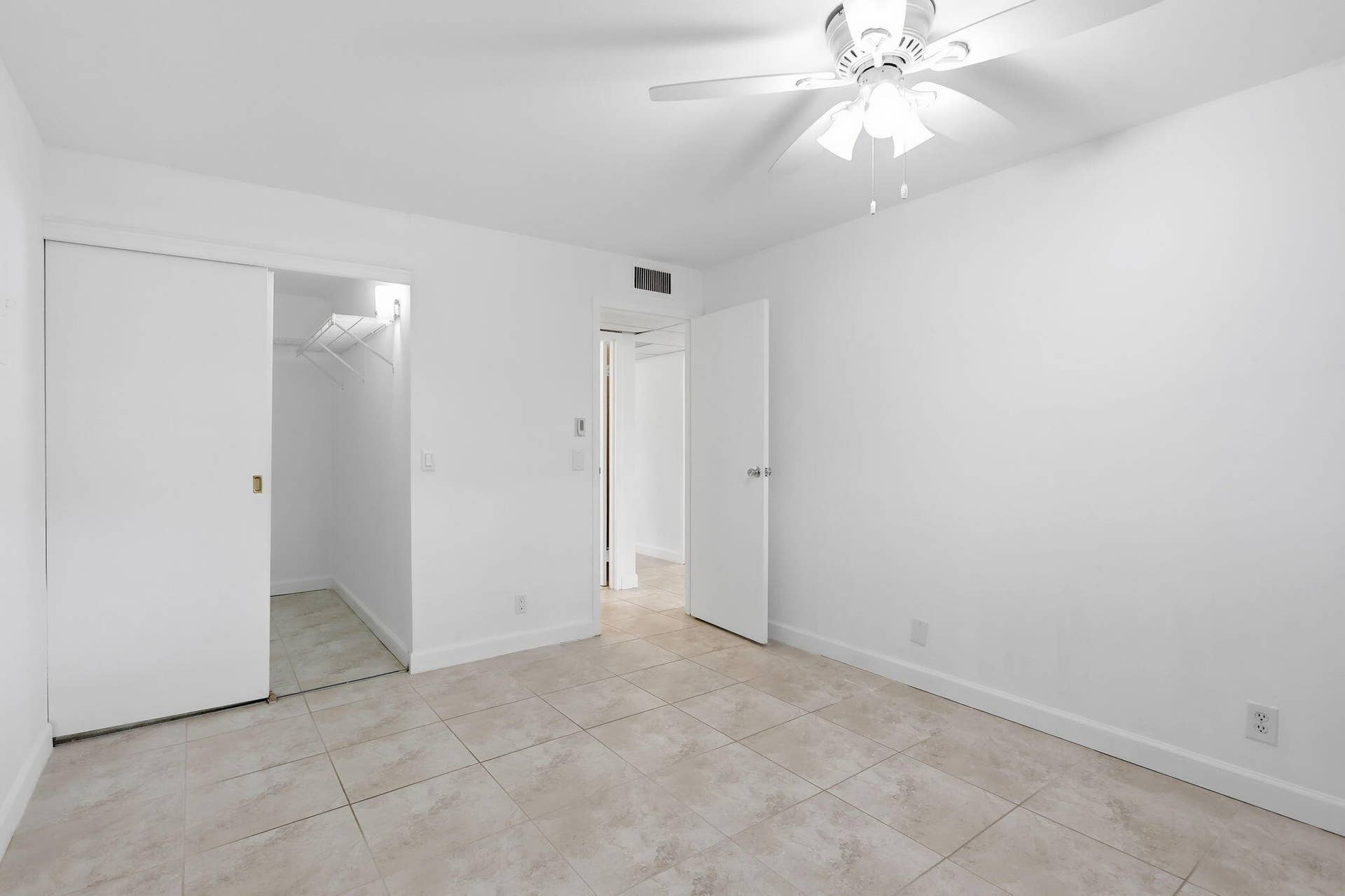 164 Seville G, Delray Beach, FL 33446 19-web-or-mls-0E2A3246