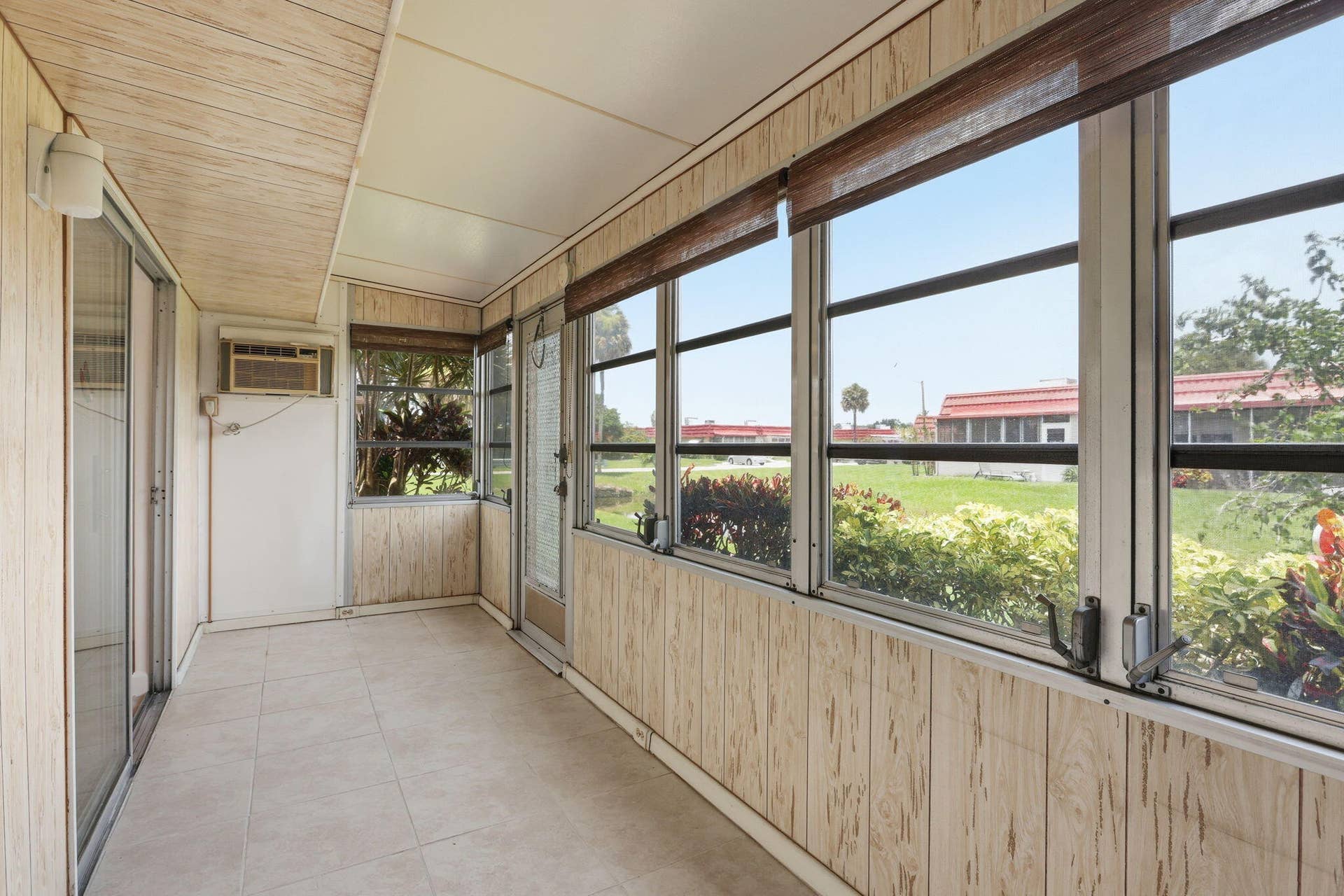 164 Seville G, Delray Beach, FL 33446 23-web-or-mls-0E2A3258