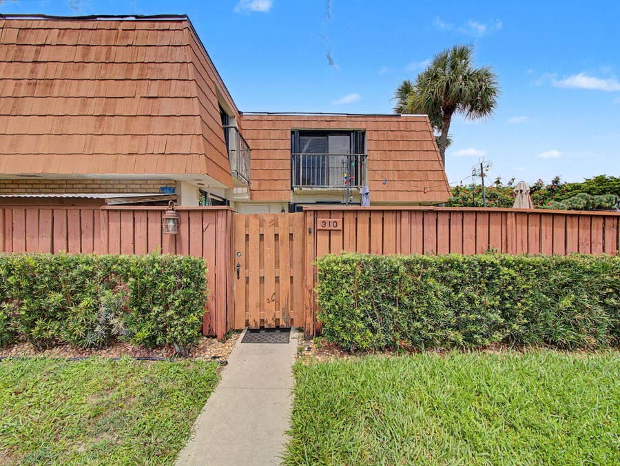 Property photo for 310 Buttonwood Lane, #B, Boynton Beach, FL