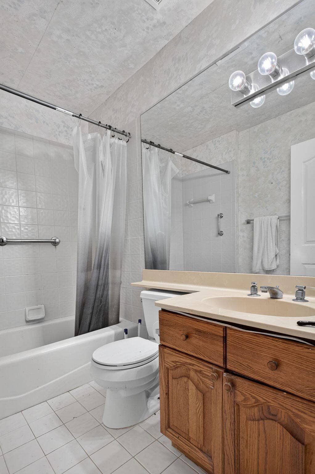 526 Misty Oaks Drive, Pompano Beach, FL 33069 21-web-or-mls-001L5926