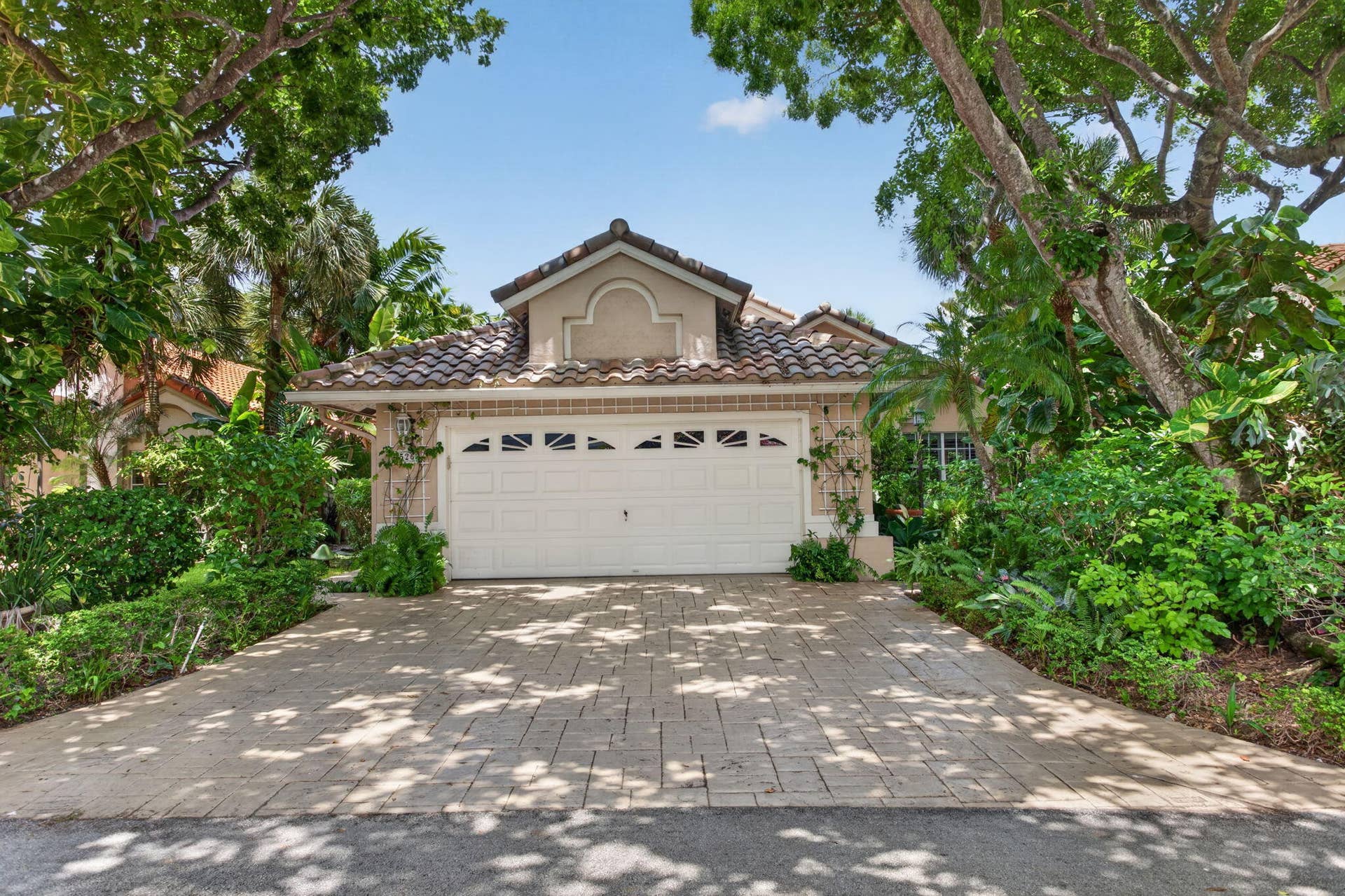 526 Misty Oaks Drive, Pompano Beach, FL 33069 1-web-or-mls-001L5832