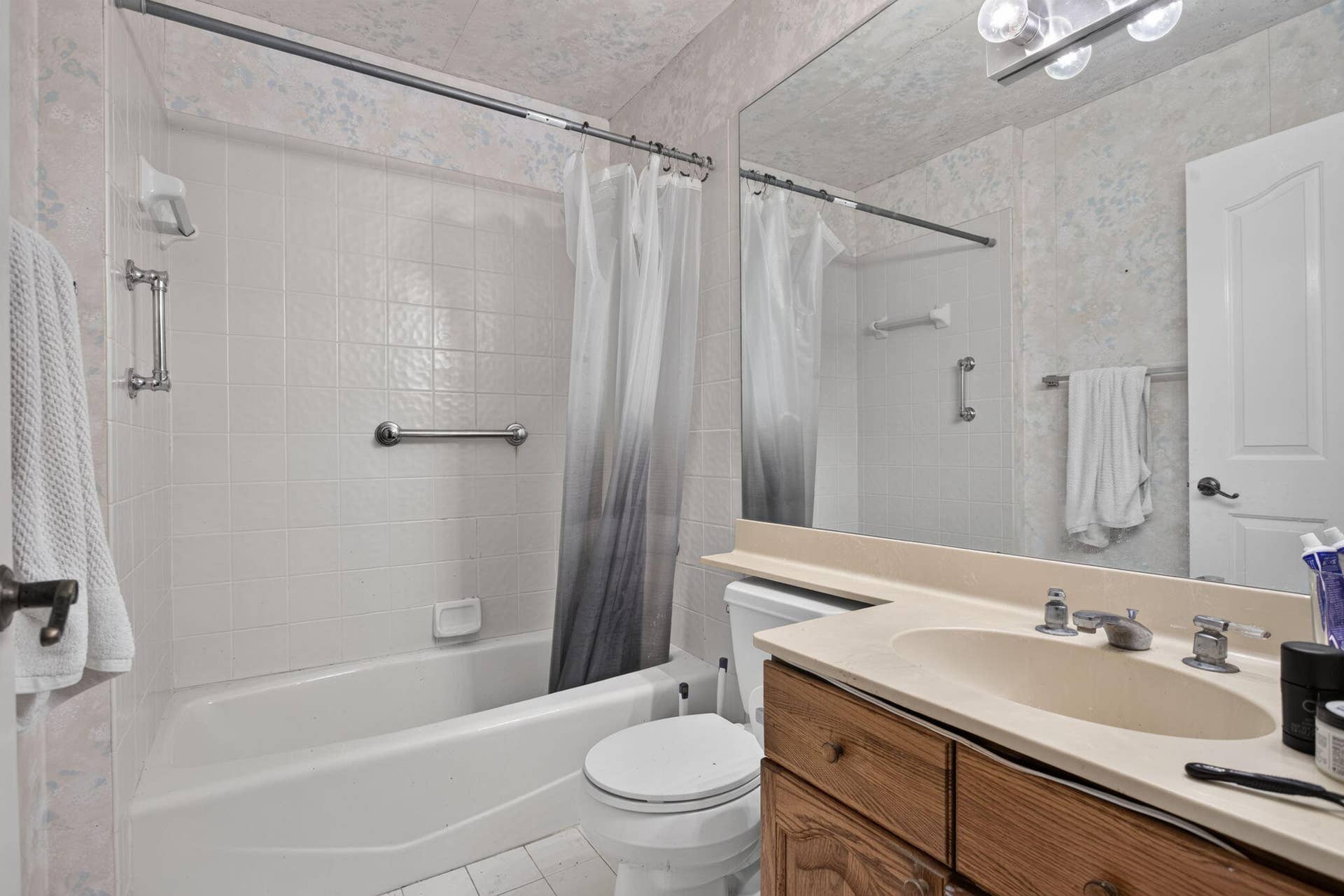 526 Misty Oaks Drive, Pompano Beach, FL 33069 20-web-or-mls-001L5921