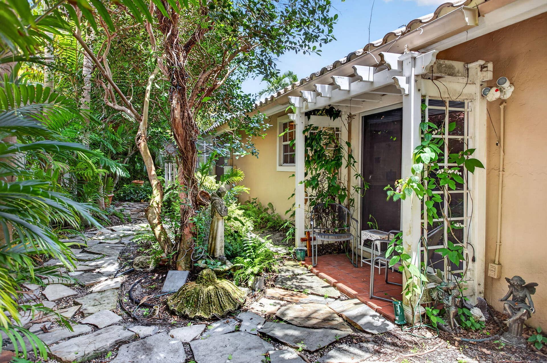 526 Misty Oaks Drive, Pompano Beach, FL 33069 3-web-or-mls-001L5841