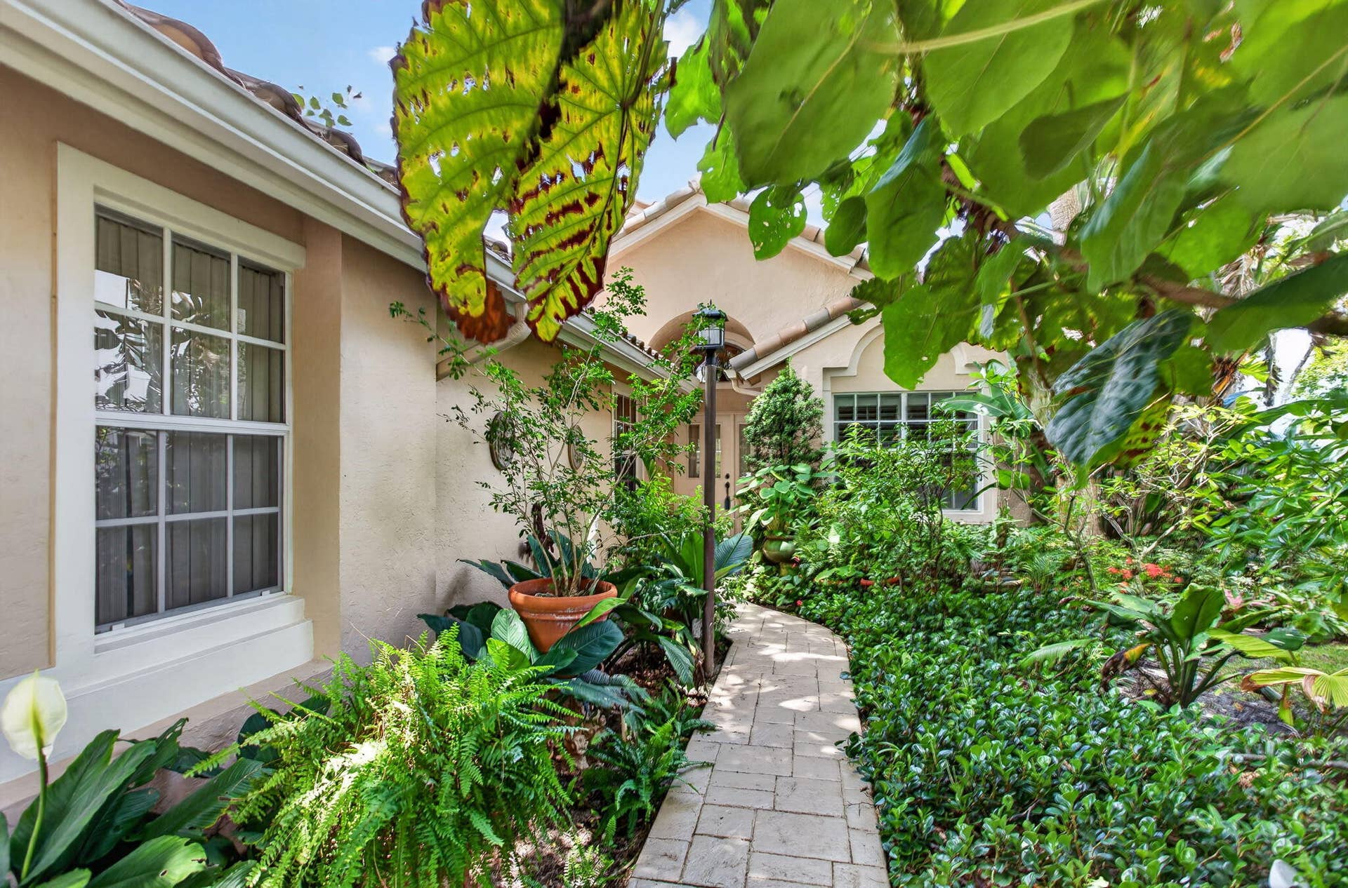 526 Misty Oaks Drive, Pompano Beach, FL 33069 2-web-or-mls-001L5836
