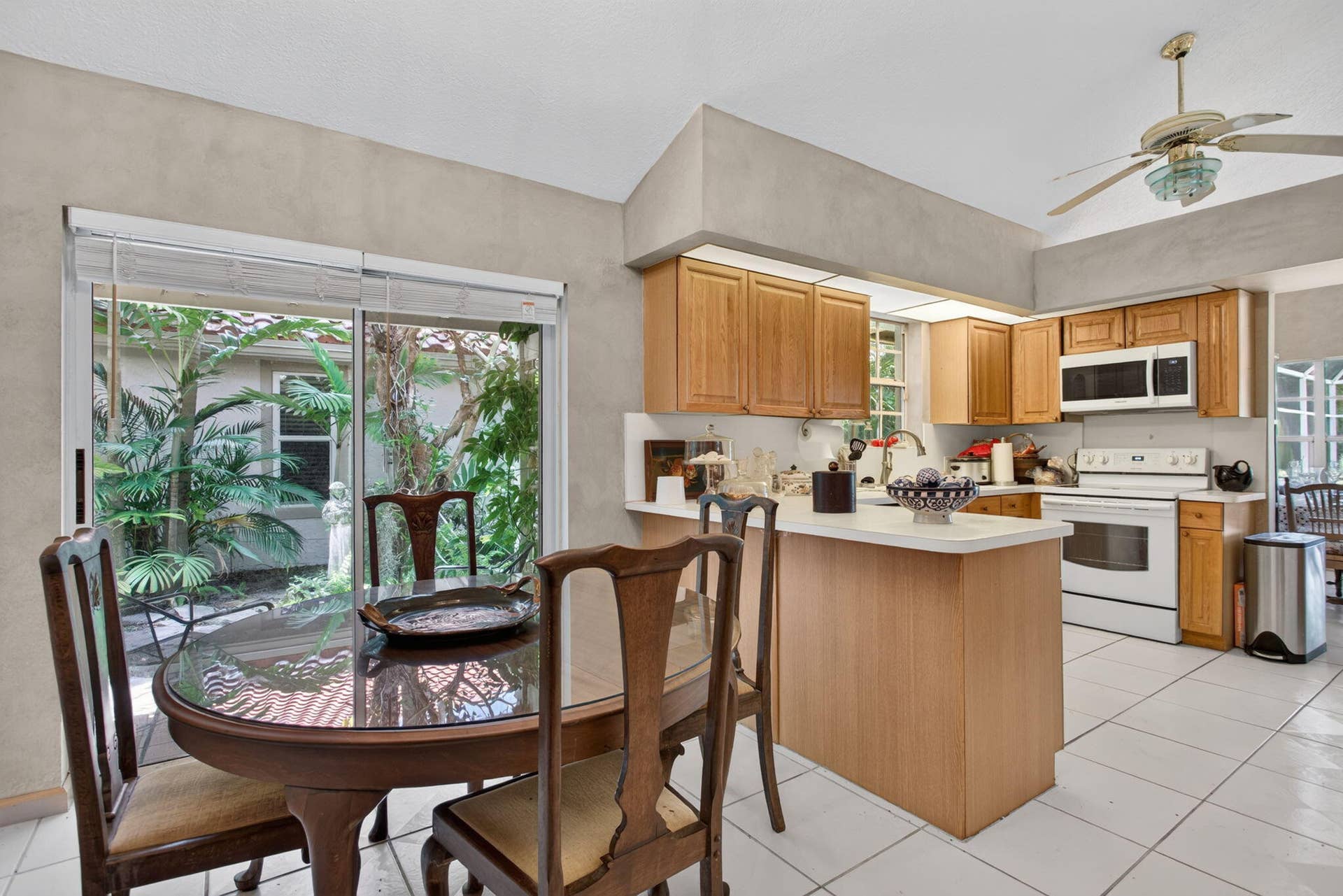 526 Misty Oaks Drive, Pompano Beach, FL 33069 33-web-or-mls-001L5986