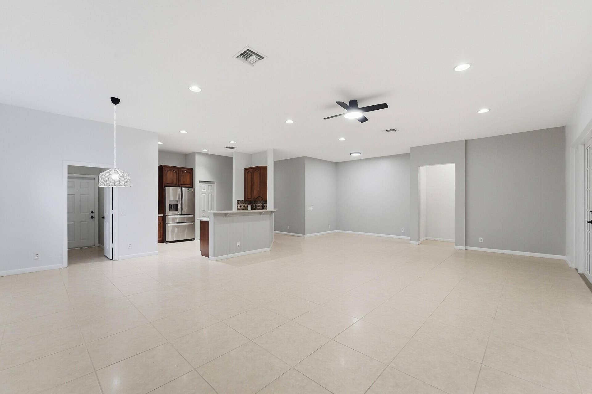 970 Tulip Circle, Weston, FL 33327 21_living room