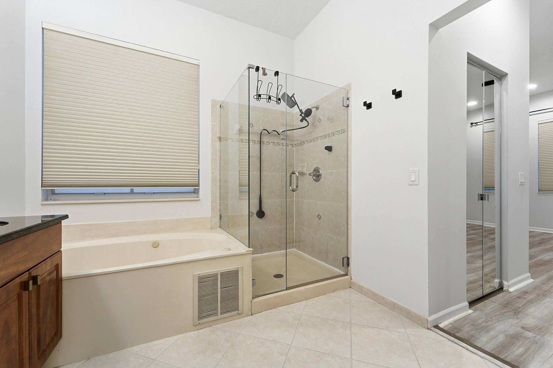 970 Tulip Circle, Weston, FL 33327 28_primary bathroom