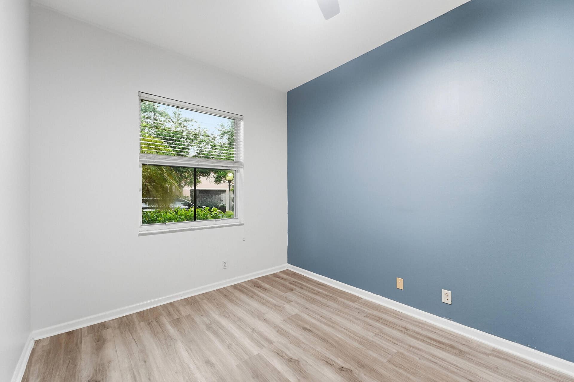 970 Tulip Circle, Weston, FL 33327 08_bedroom
