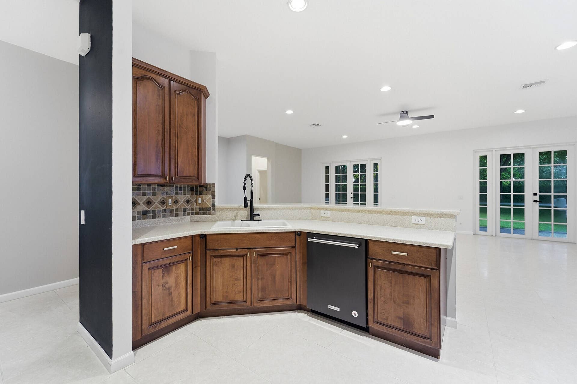 970 Tulip Circle, Weston, FL 33327 18_kitchen