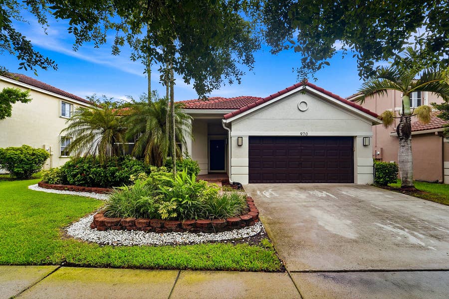Property photo for 970 Tulip Circle, Weston, FL