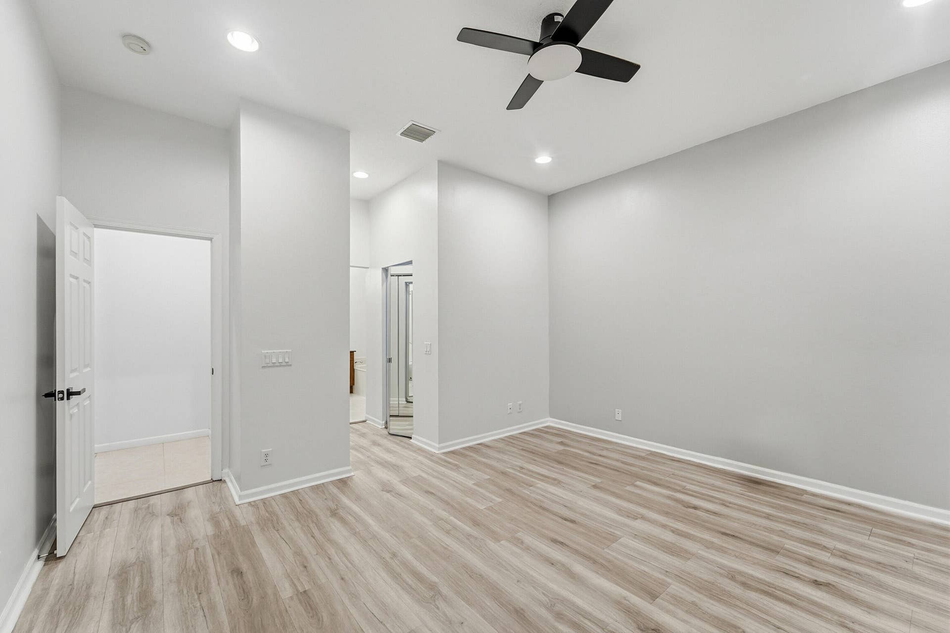 970 Tulip Circle, Weston, FL 33327 23_primary bedroom