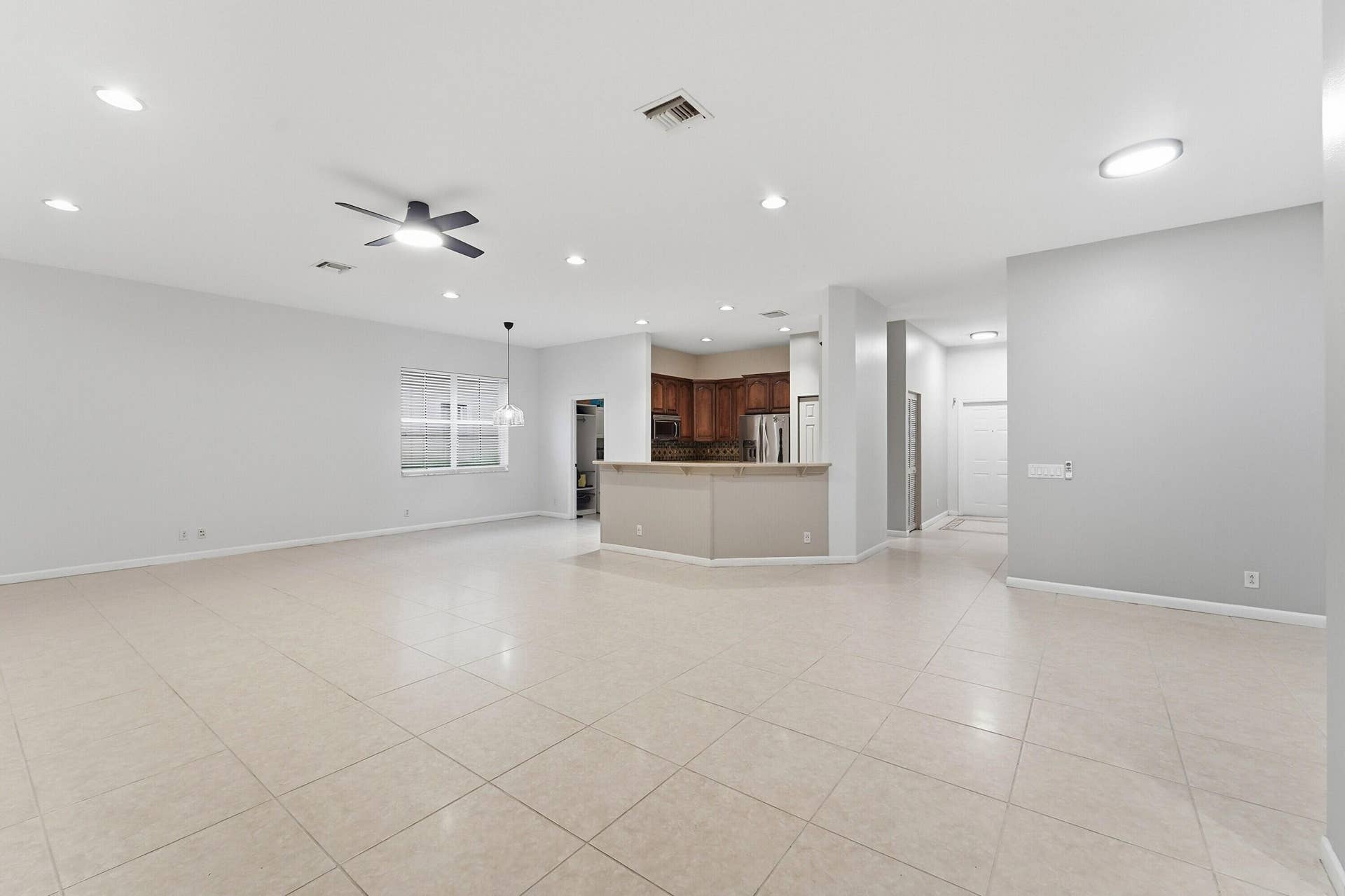 970 Tulip Circle, Weston, FL 33327 20_living room