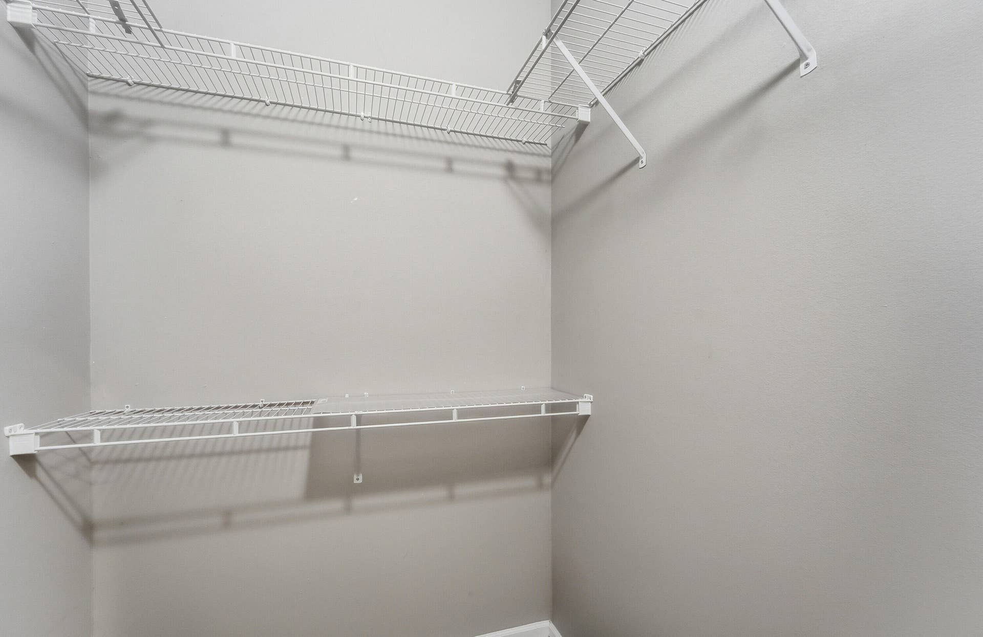970 Tulip Circle, Weston, FL 33327 25_walk-in closet
