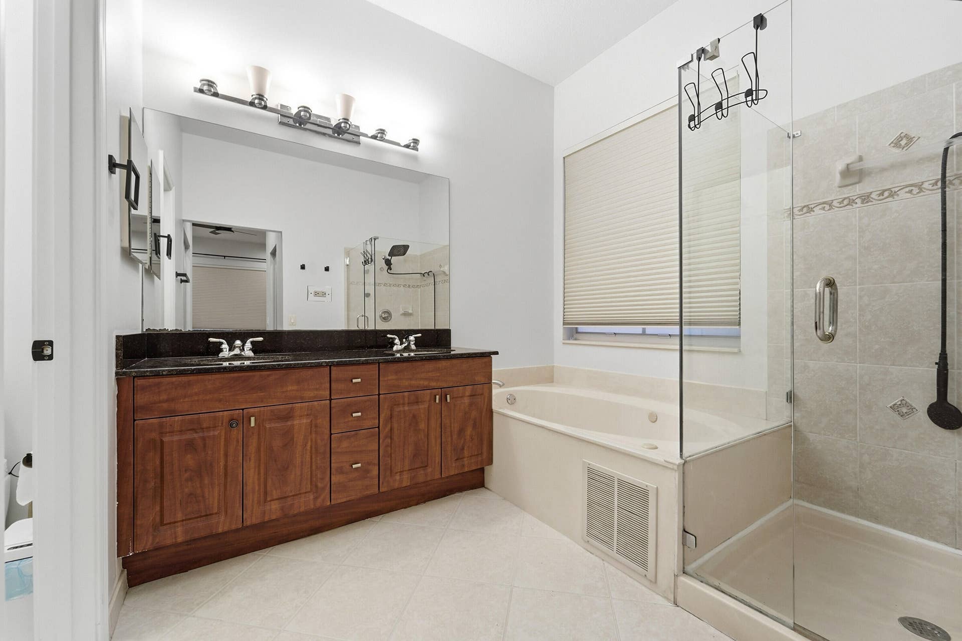 970 Tulip Circle, Weston, FL 33327 26_primary bathroom