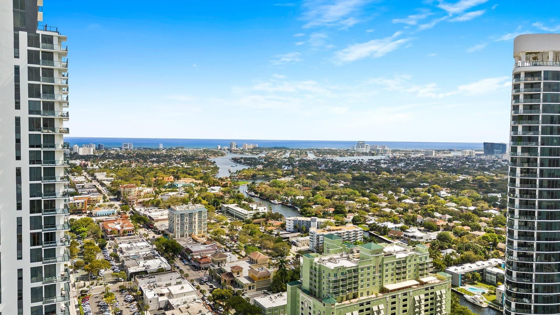 350 SE 2nd Street, #2960, Fort Lauderdale, FL 33301 BBQ & Rooftop Dining Area